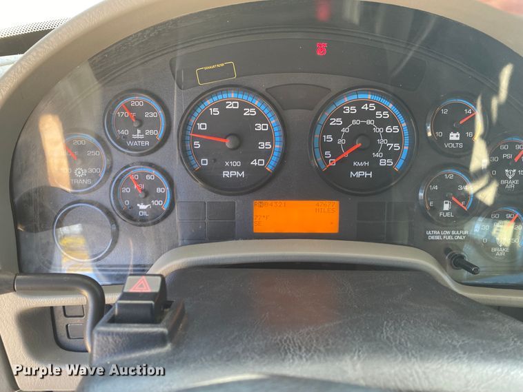 image for item DN6606 2010 International Work Star 7300  bucket truck