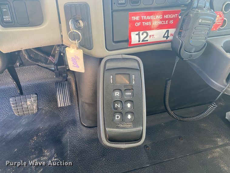 image for item DN6606 2010 International Work Star 7300  bucket truck