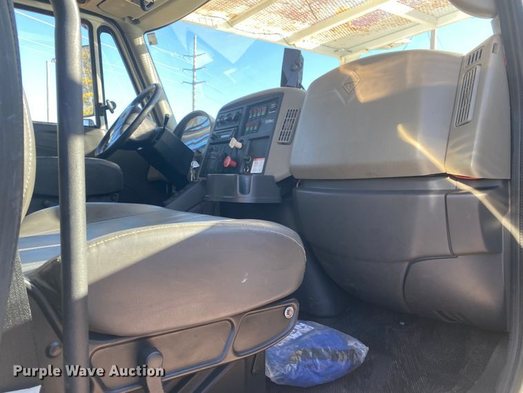 image for item DN6606 2010 International Work Star 7300  bucket truck