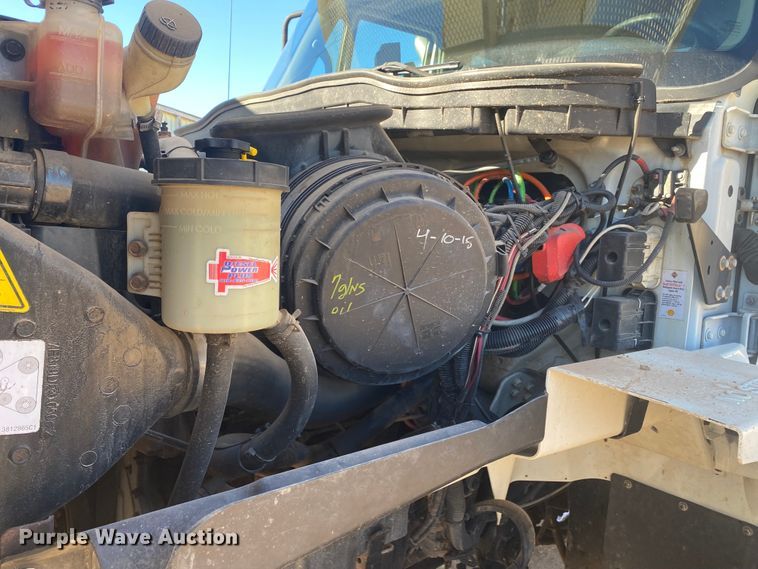 image for item DN6606 2010 International Work Star 7300  bucket truck