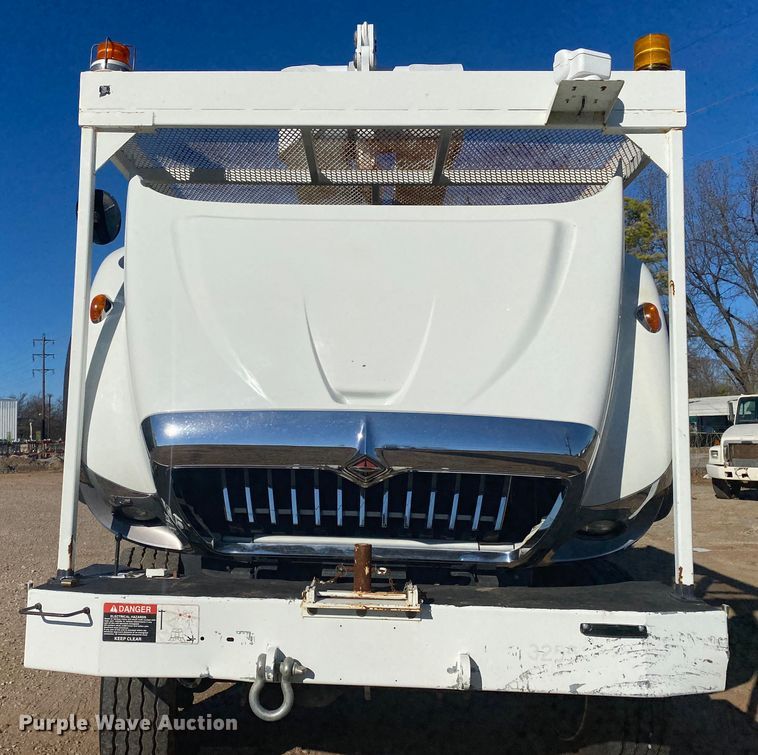 image for item DN6606 2010 International Work Star 7300  bucket truck