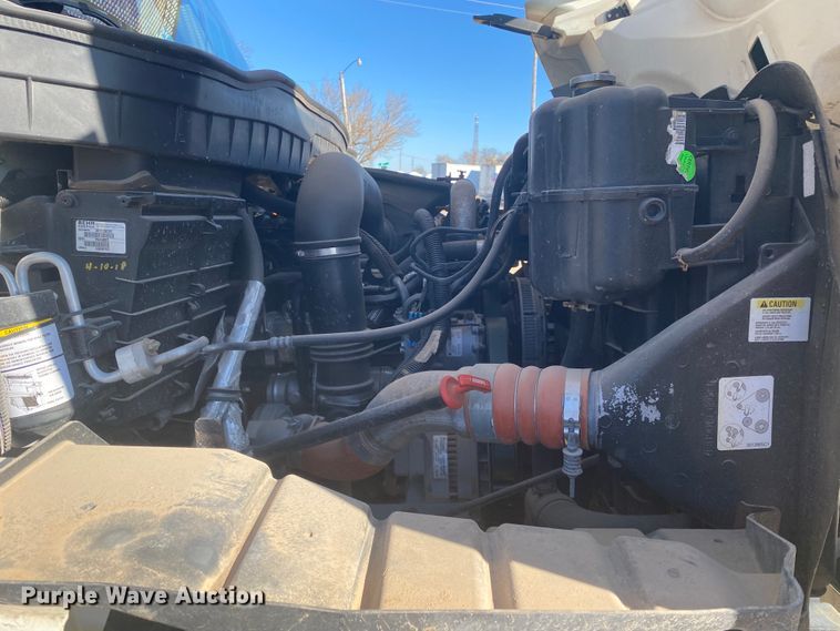 image for item DN6606 2010 International Work Star 7300  bucket truck