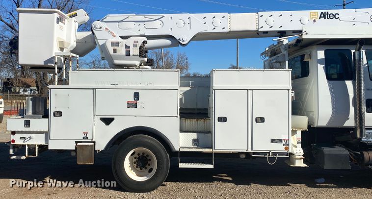 image for item DN6606 2010 International Work Star 7300  bucket truck