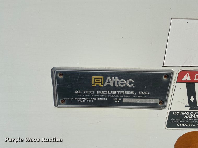 image for item DN6606 2010 International Work Star 7300  bucket truck