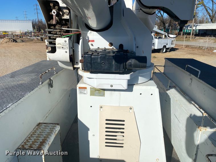 image for item DN6606 2010 International Work Star 7300  bucket truck