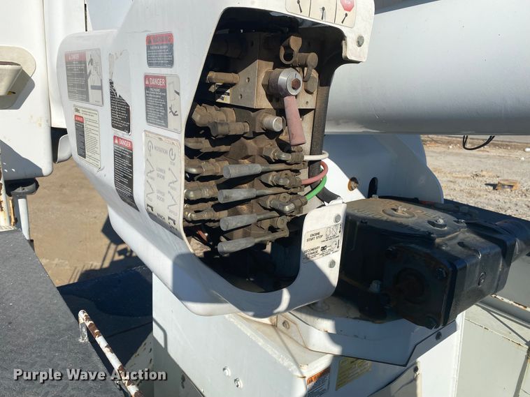 image for item DN6606 2010 International Work Star 7300  bucket truck