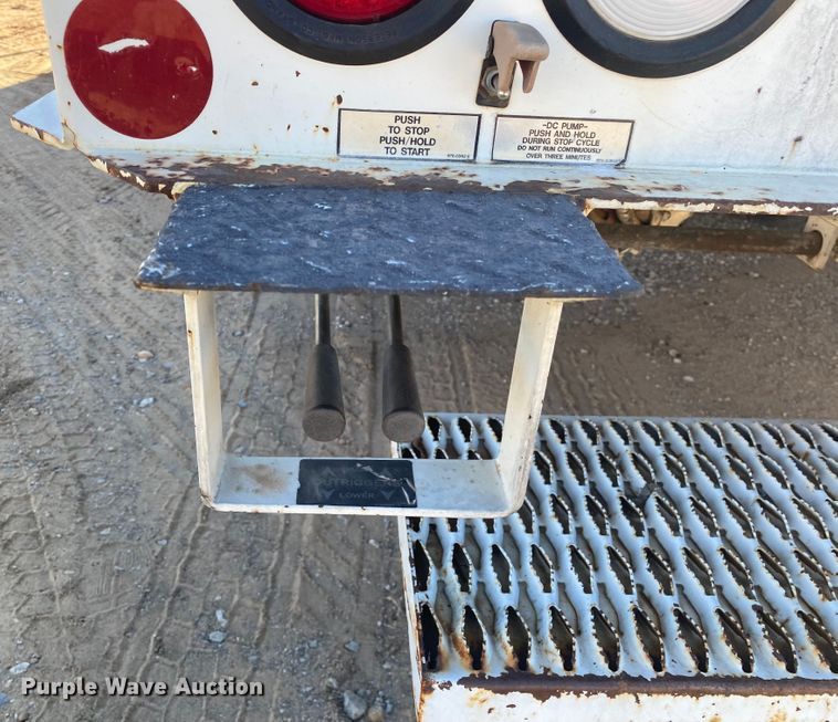 image for item DN6606 2010 International Work Star 7300  bucket truck