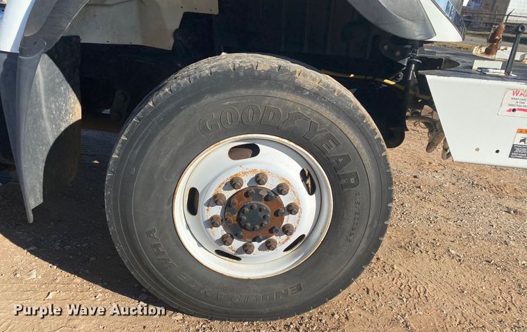 image for item DN6606 2010 International Work Star 7300  bucket truck