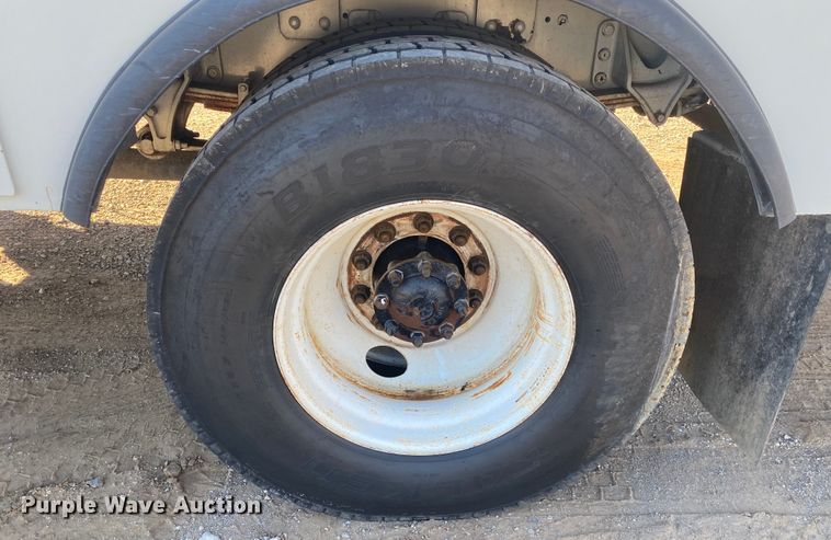 image for item DN6606 2010 International Work Star 7300  bucket truck