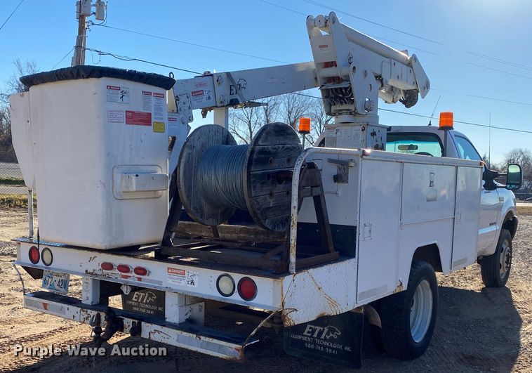 image for item DN6607 2000 Ford F550 Super Duty XL  bucket truck