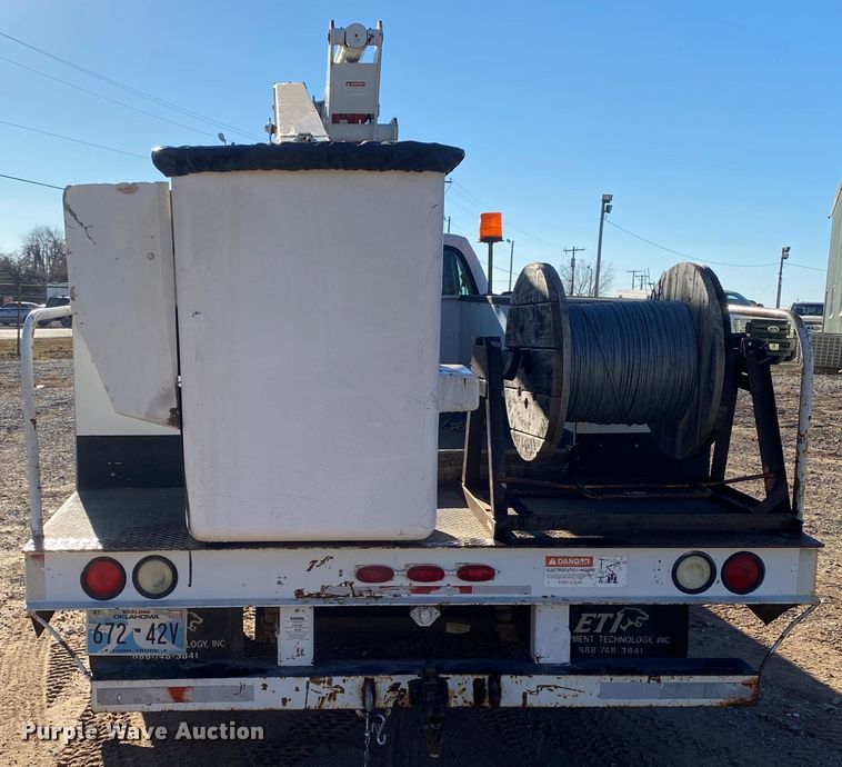 image for item DN6607 2000 Ford F550 Super Duty XL  bucket truck