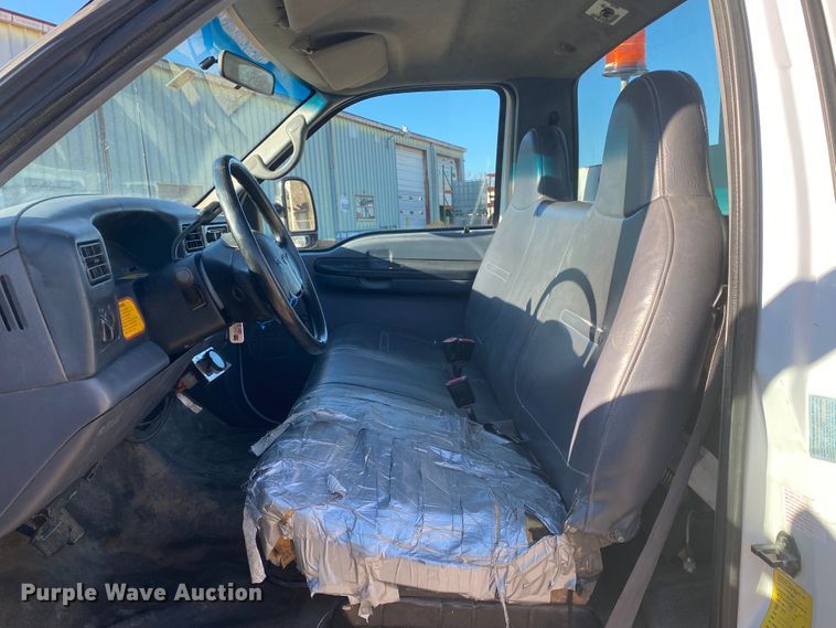 image for item DN6607 2000 Ford F550 Super Duty XL  bucket truck