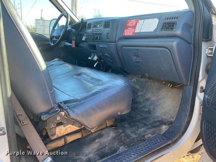 image for item DN6607 2000 Ford F550 Super Duty XL  bucket truck