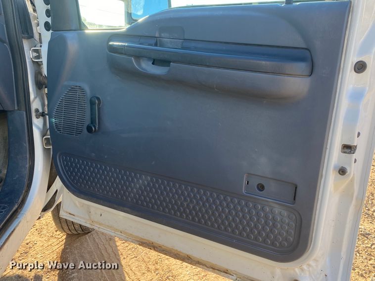 image for item DN6607 2000 Ford F550 Super Duty XL  bucket truck