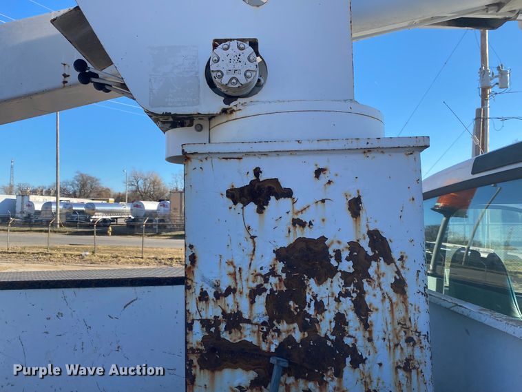 image for item DN6607 2000 Ford F550 Super Duty XL  bucket truck