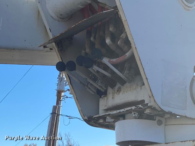 image for item DN6607 2000 Ford F550 Super Duty XL  bucket truck