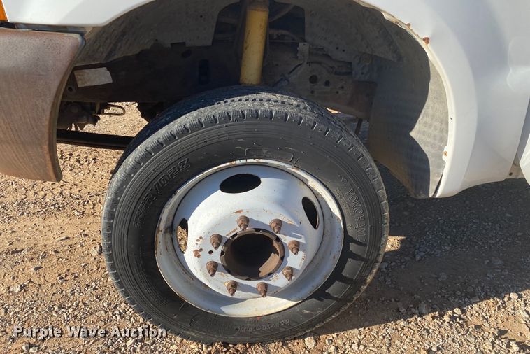 image for item DN6607 2000 Ford F550 Super Duty XL  bucket truck