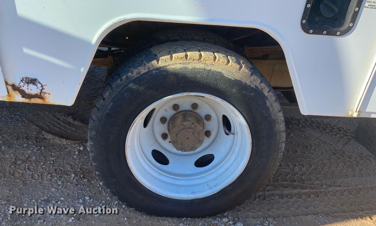 image for item DN6607 2000 Ford F550 Super Duty XL  bucket truck