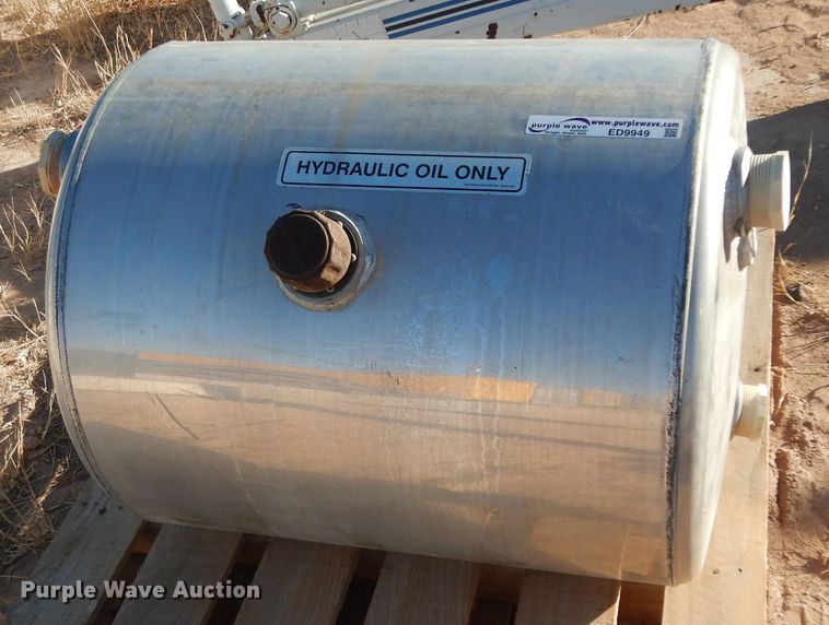 Hydraulic tank in Odessa, TX Item ED9949 sold Purple Wave