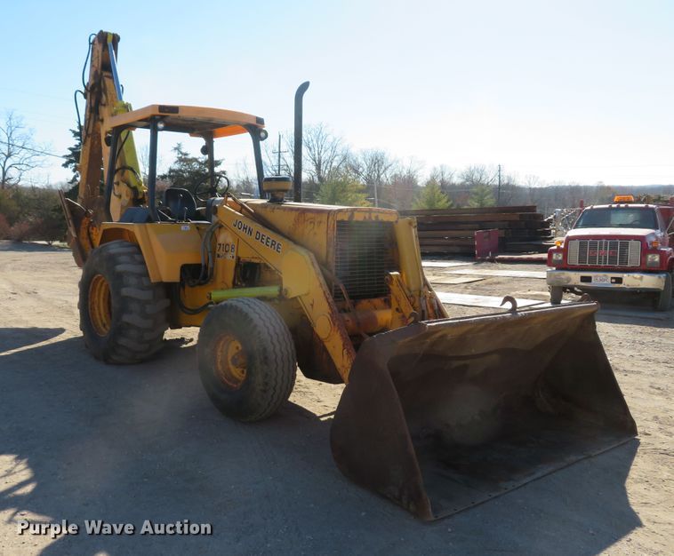 image for item FB9751 1984 John Deere 710B  backhoe