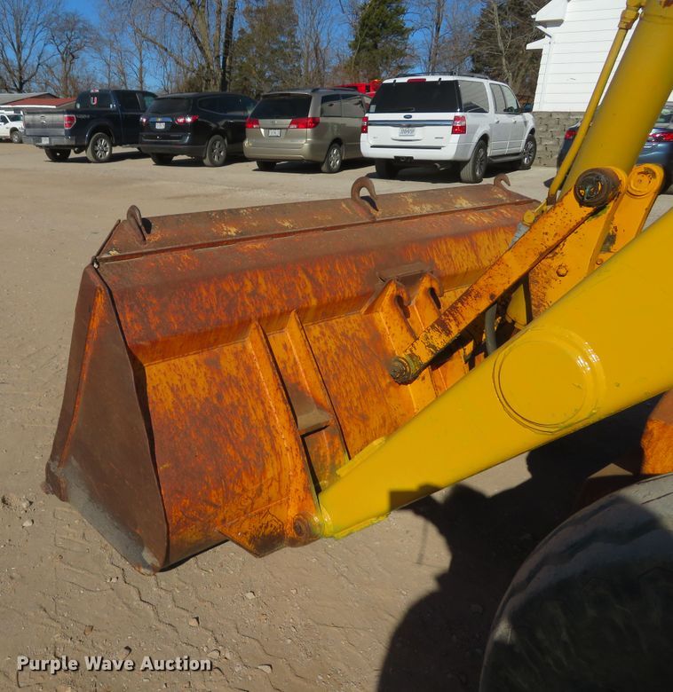 image for item FB9751 1984 John Deere 710B  backhoe