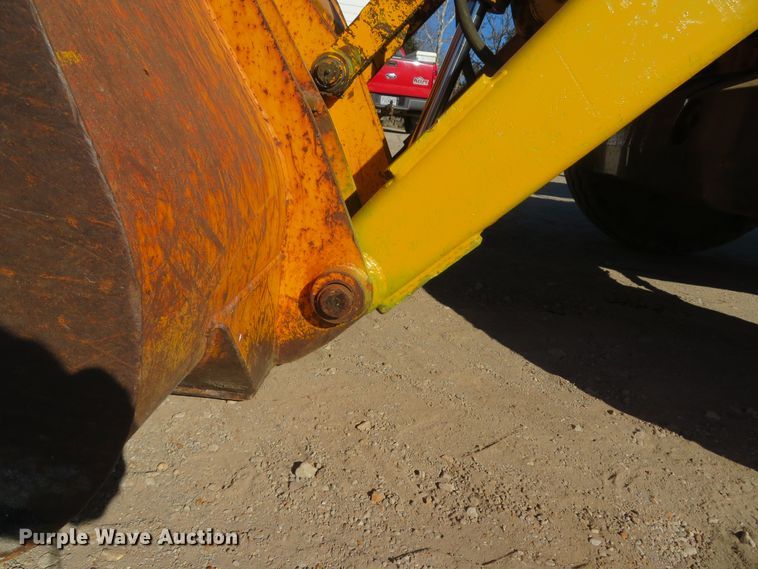 image for item FB9751 1984 John Deere 710B  backhoe