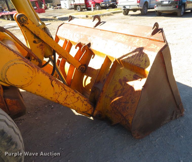 image for item FB9751 1984 John Deere 710B  backhoe