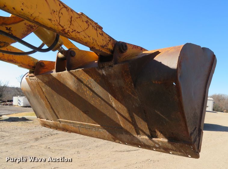 image for item FB9751 1984 John Deere 710B  backhoe