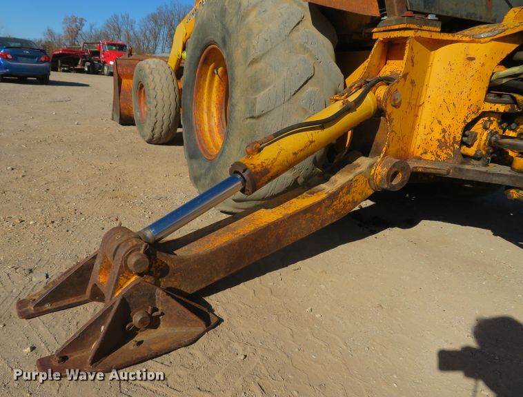 image for item FB9751 1984 John Deere 710B  backhoe