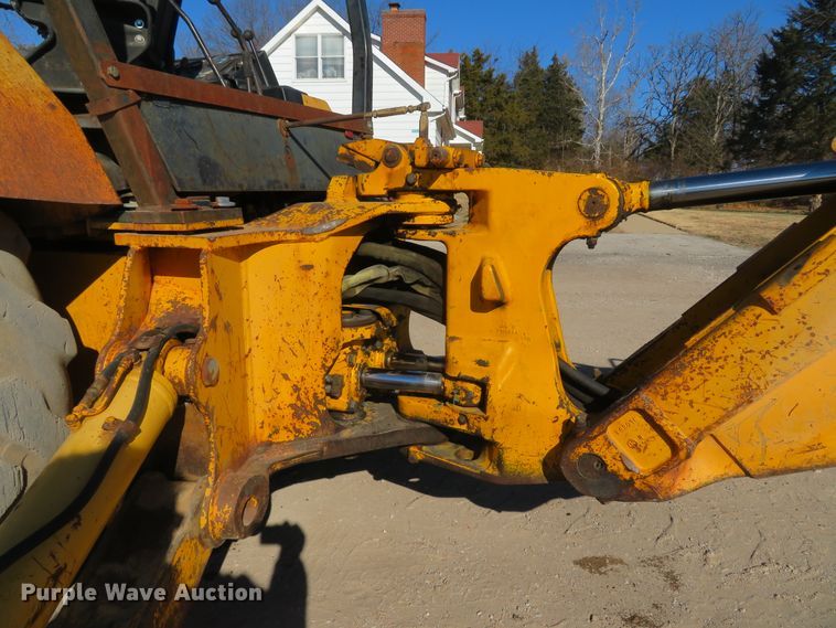 image for item FB9751 1984 John Deere 710B  backhoe