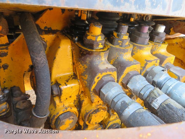 image for item FB9751 1984 John Deere 710B  backhoe