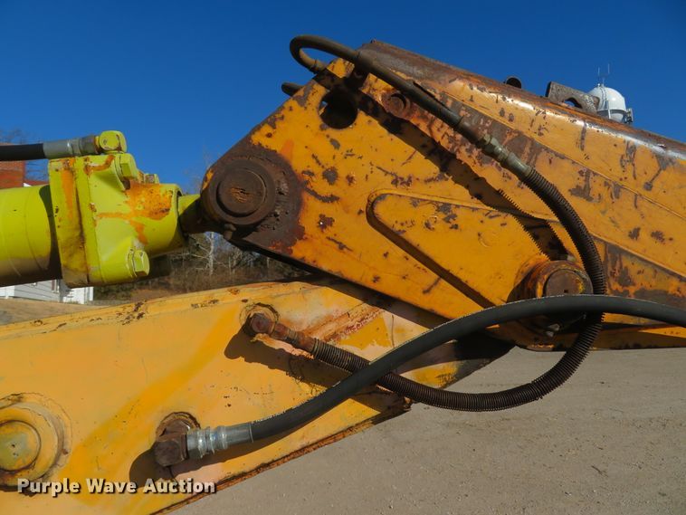 image for item FB9751 1984 John Deere 710B  backhoe