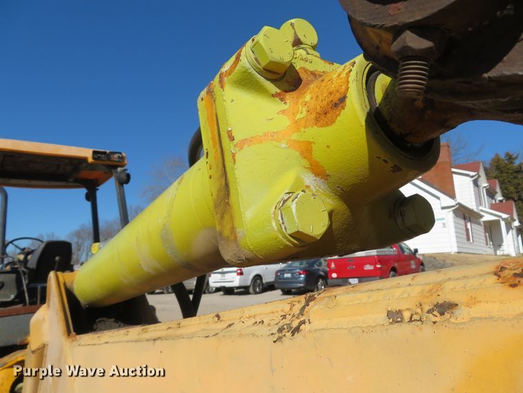 image for item FB9751 1984 John Deere 710B  backhoe