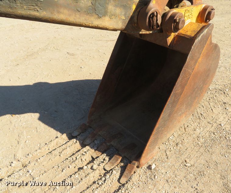 image for item FB9751 1984 John Deere 710B  backhoe