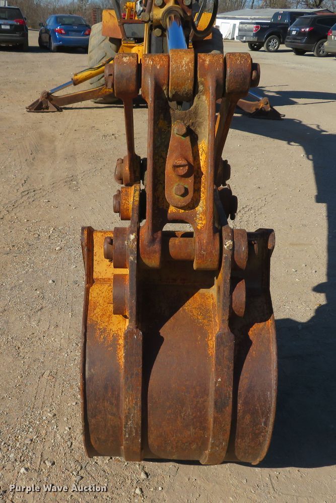 image for item FB9751 1984 John Deere 710B  backhoe