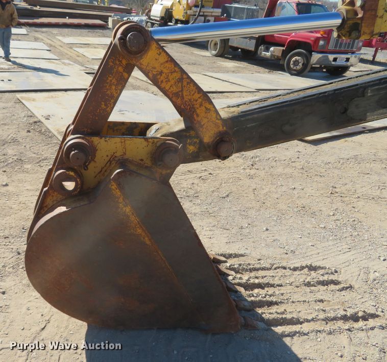 image for item FB9751 1984 John Deere 710B  backhoe