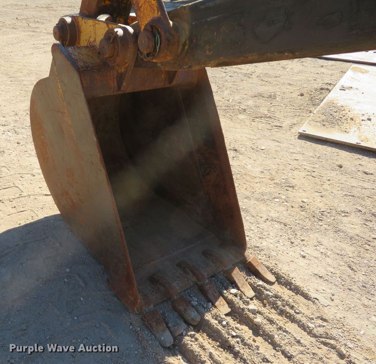 image for item FB9751 1984 John Deere 710B  backhoe