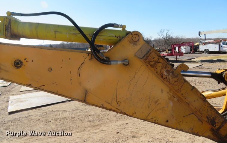 image for item FB9751 1984 John Deere 710B  backhoe