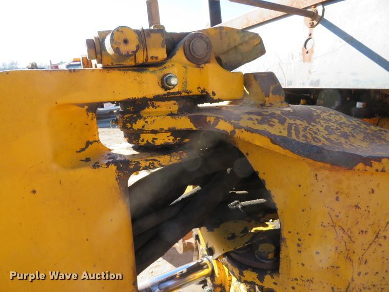 image for item FB9751 1984 John Deere 710B  backhoe