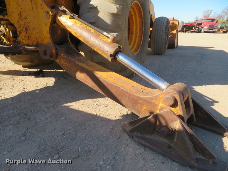 image for item FB9751 1984 John Deere 710B  backhoe