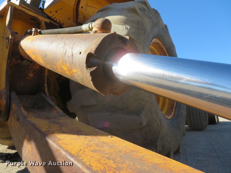 image for item FB9751 1984 John Deere 710B  backhoe