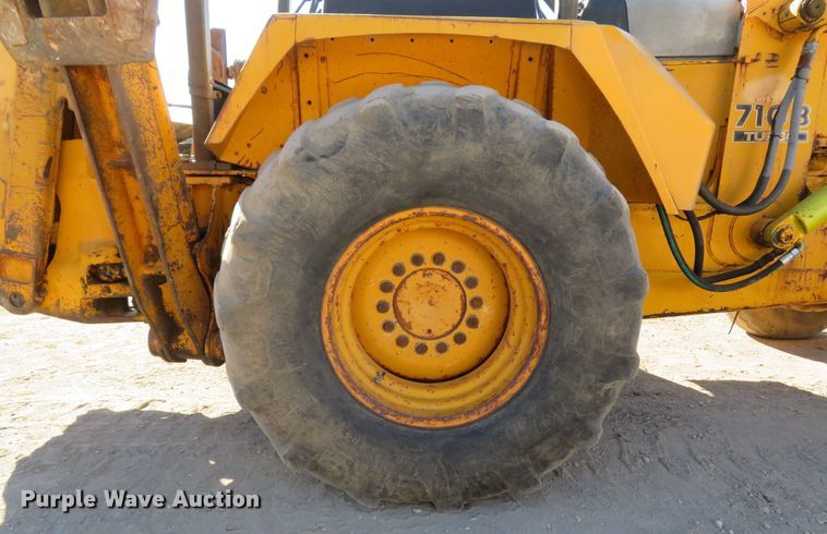 image for item FB9751 1984 John Deere 710B  backhoe