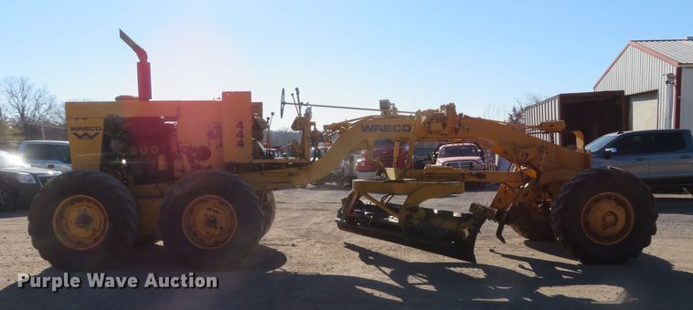 image for item FB9752 1970 Wabco 444  motor grader