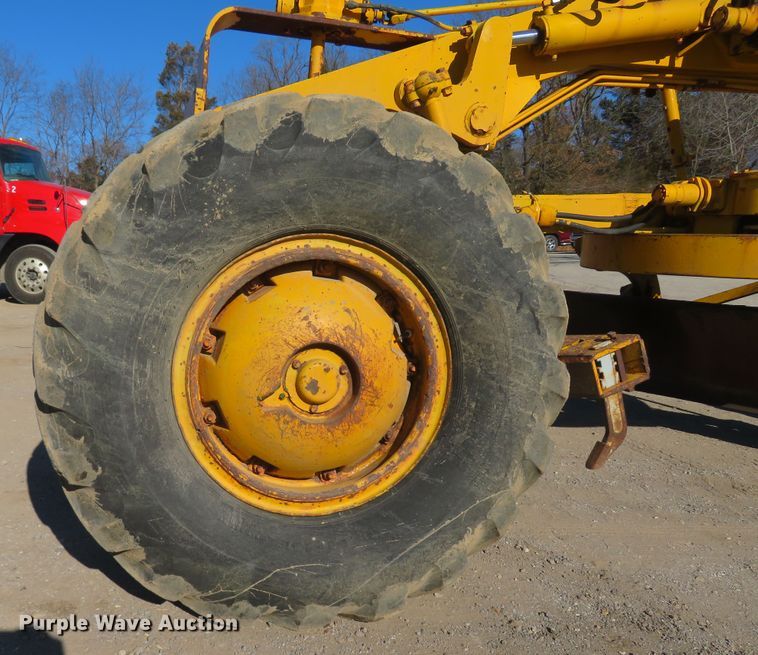 image for item FB9752 1970 Wabco 444  motor grader