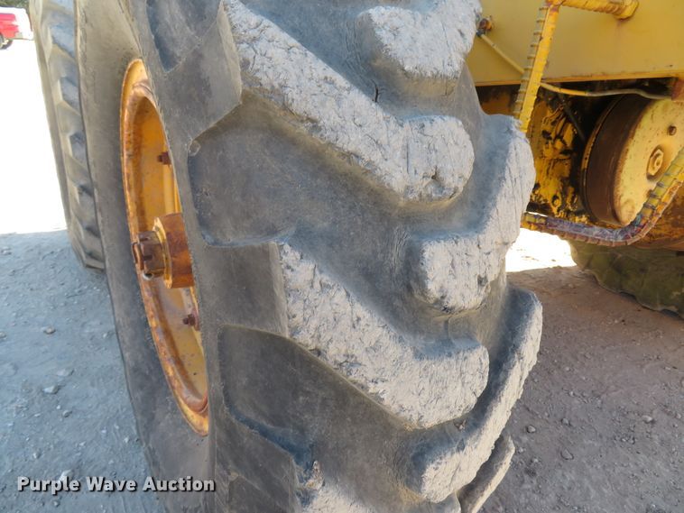 image for item FB9752 1970 Wabco 444  motor grader