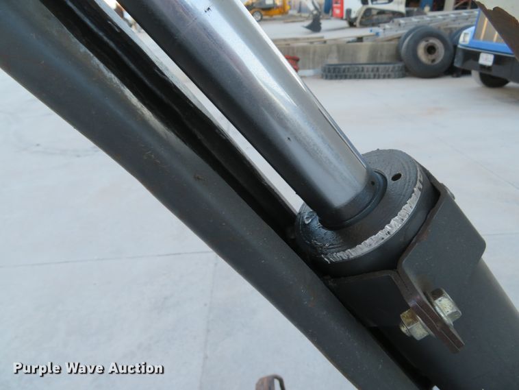 image for item FP9460 2012 Bobcat E32  mini excavator