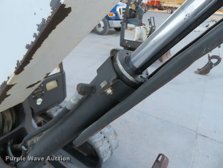 image for item FP9460 2012 Bobcat E32  mini excavator