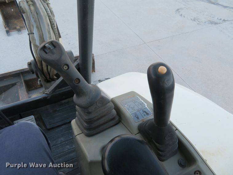 image for item FP9460 2012 Bobcat E32  mini excavator