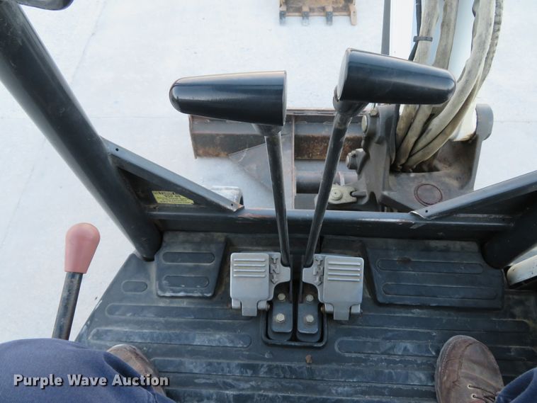 image for item FP9460 2012 Bobcat E32  mini excavator