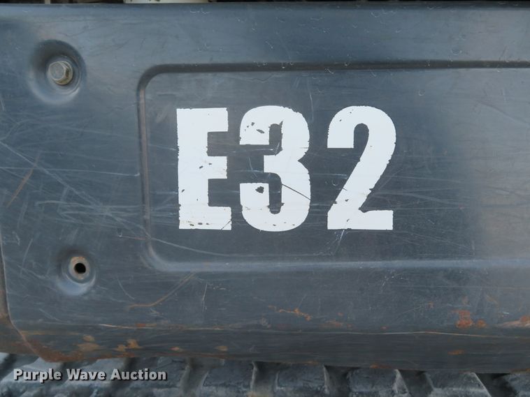 image for item FP9460 2012 Bobcat E32  mini excavator